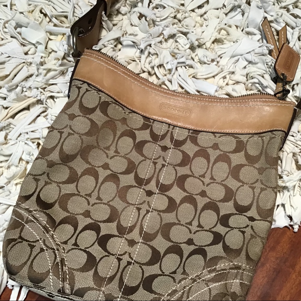 COACH CLASSIC LEATHER AND CANVAS SHOULDER BAG